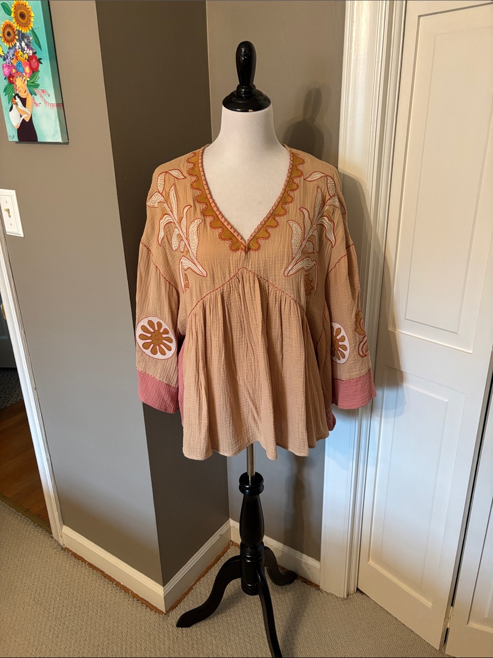Easel Los Angeles Bohohemiam Embroidered V-Neck top